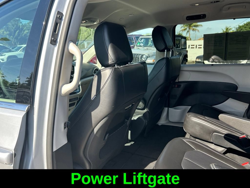 Used 2024 Chrysler Pacifica Touring-L FWD image 31