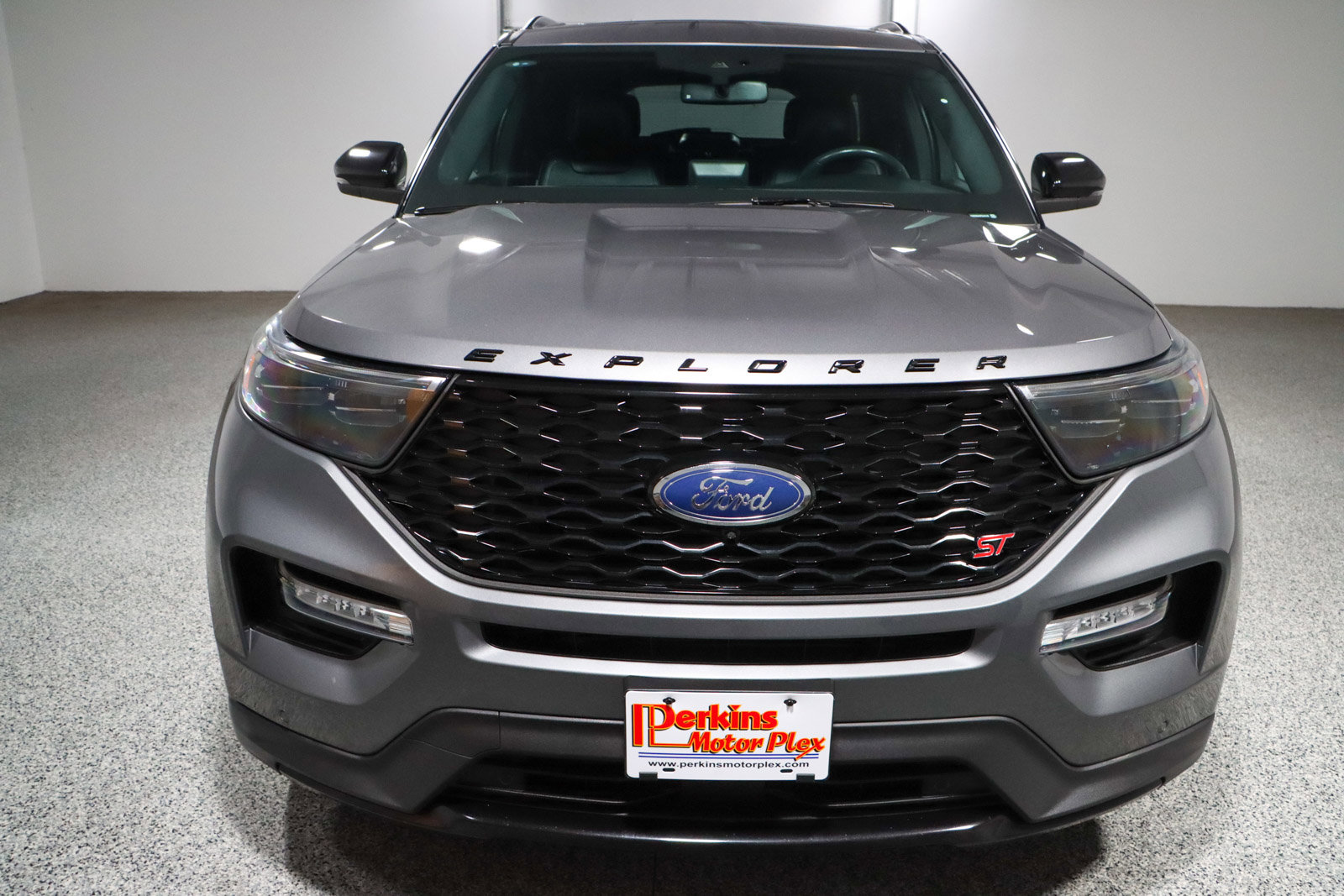 Used 2023 Ford Explorer ST w/ Technology Package image 4
