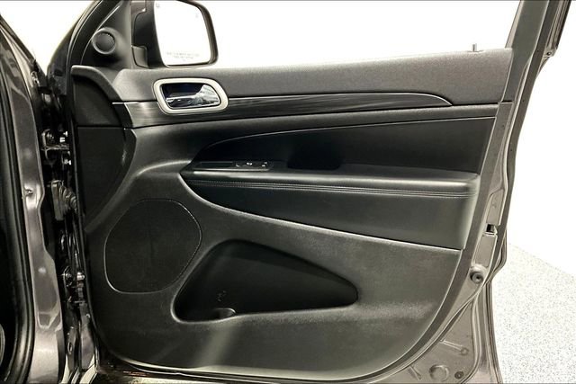 Used 2020 Jeep Grand Cherokee Altitude image 30