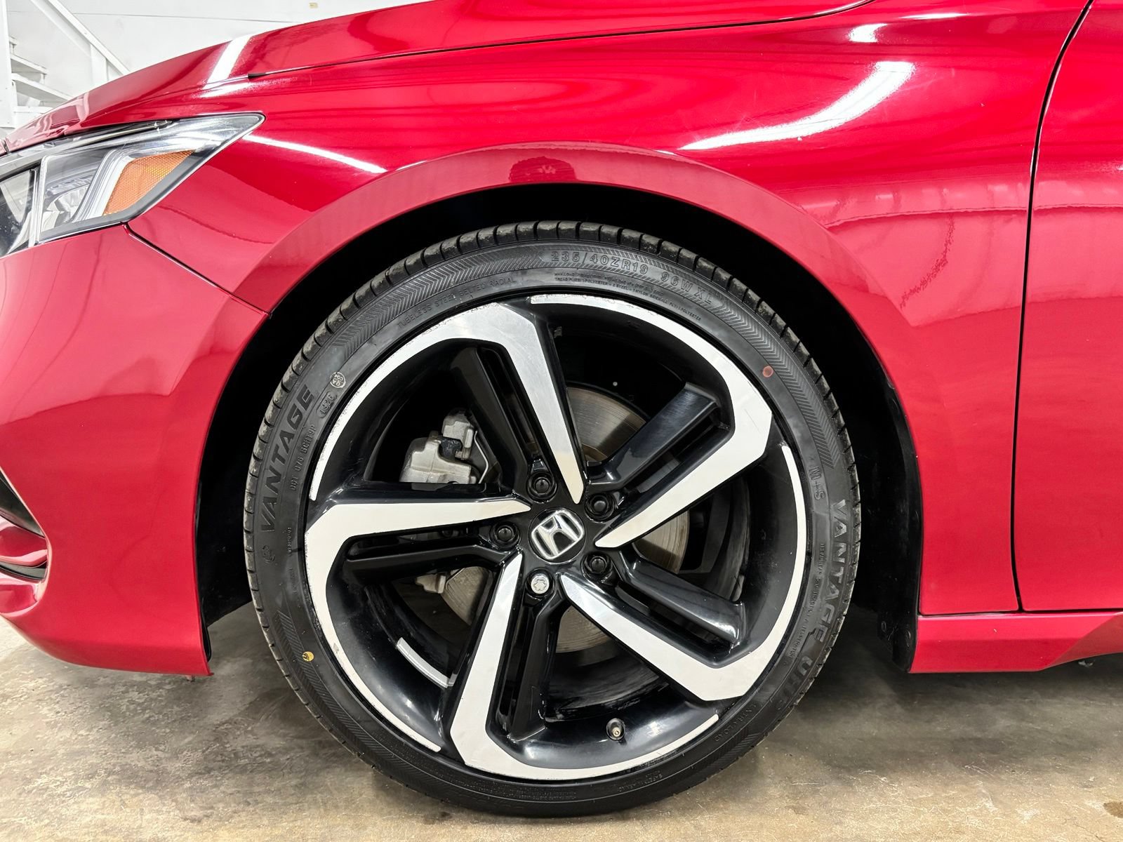 Used 2019 Honda Accord Sport image 10