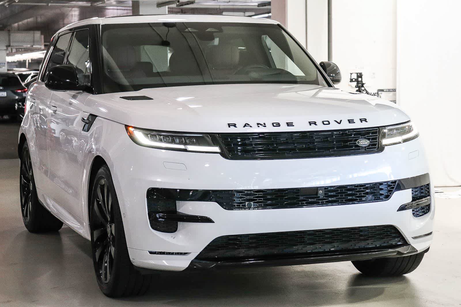 Used 2025 Land Rover Range Rover Sport Dynamic SE AWD/4WD image 5