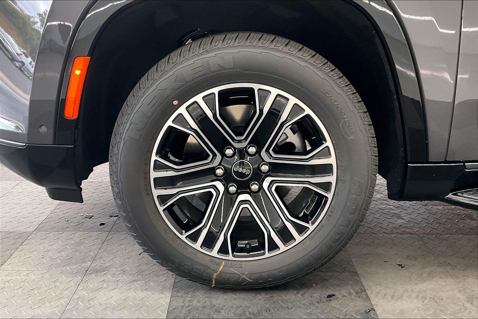 New 2026 Jeep Grand Wagoneer 4WD w/ Premium Group I image 14