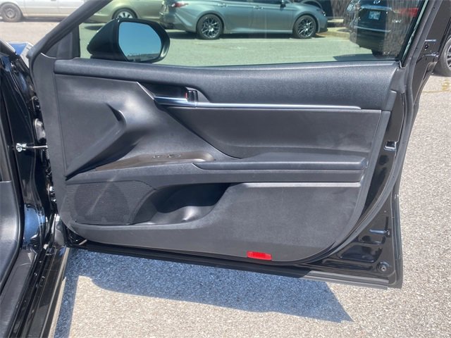 Used 2022 Toyota Camry SE image 10