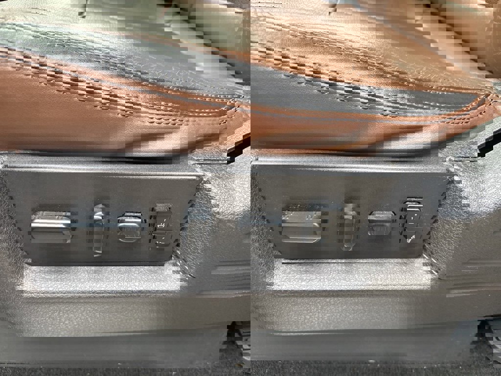 Used 2014 Ford F150 Platinum image 16