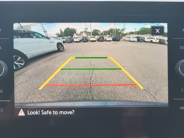 New 2025 Volkswagen Taos SE image 39