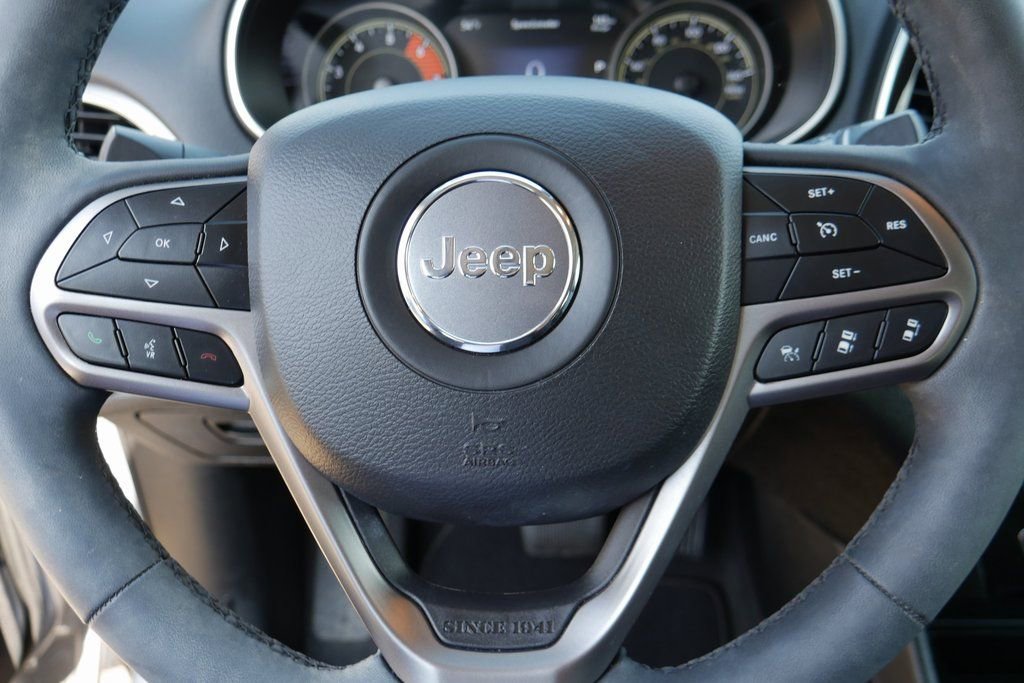 Used 2022 Jeep Cherokee Limited image 17