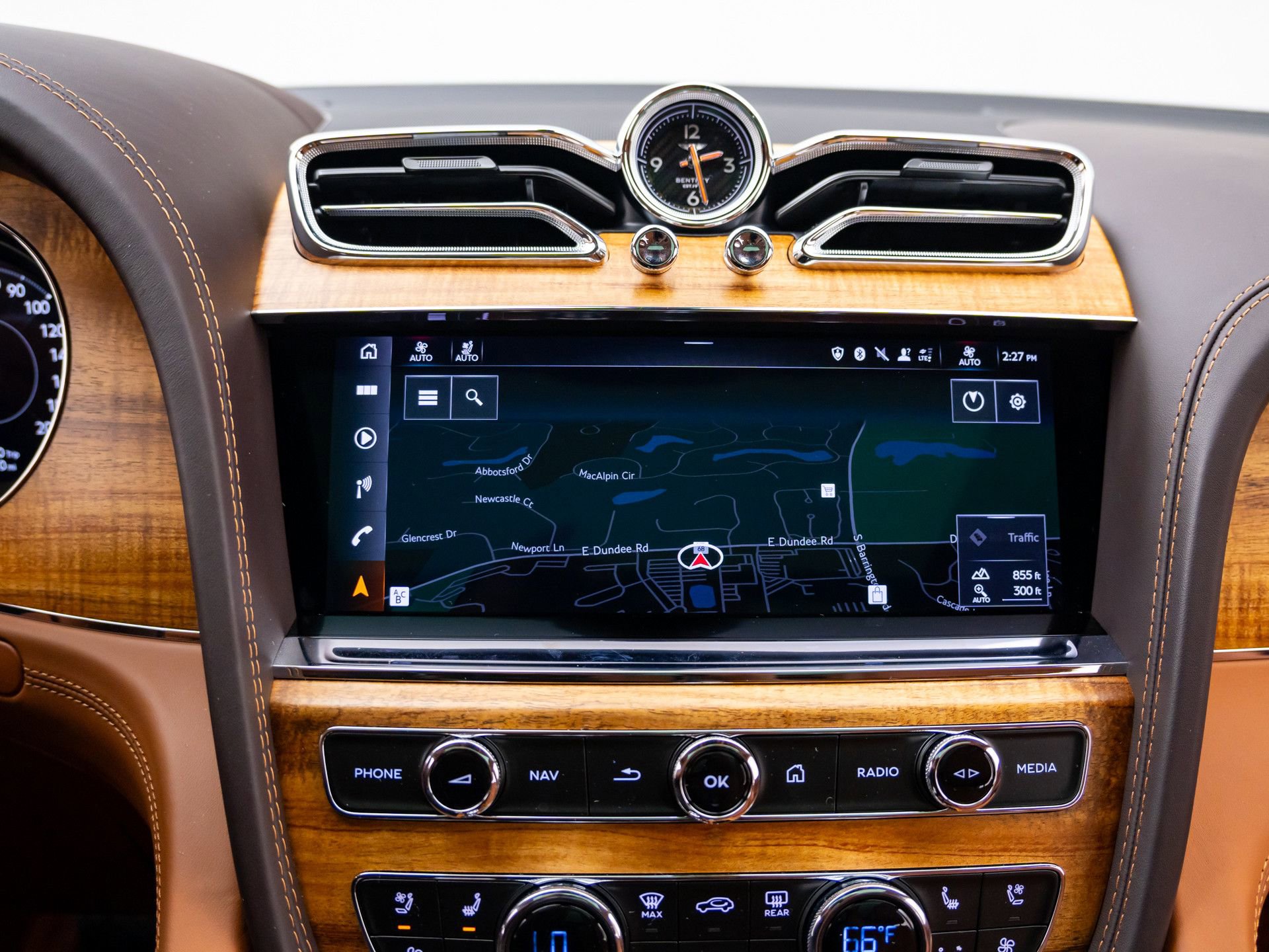 Used 2024 Bentley Bentayga AWD/4WD image 24
