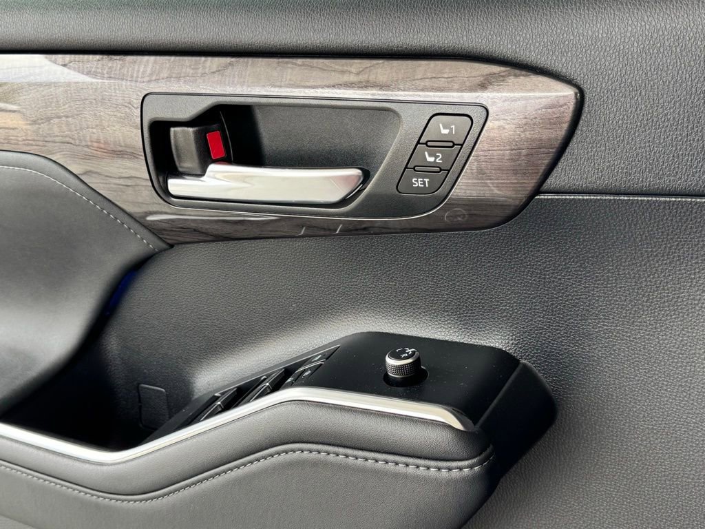Used 2022 Toyota Highlander Platinum image 34