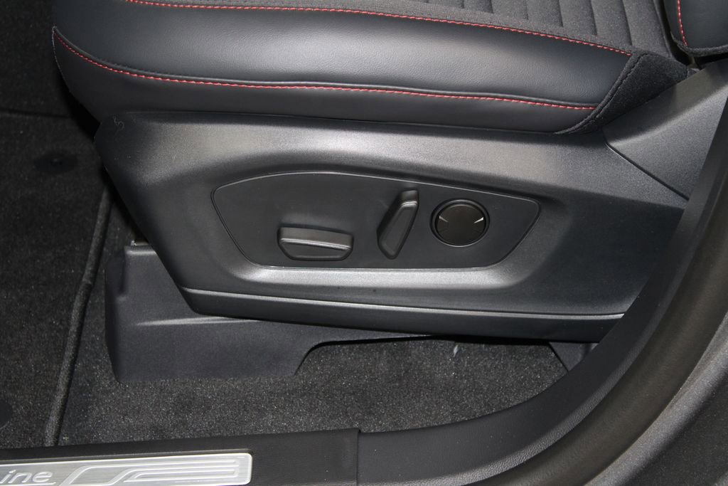 New 2026 Ford Explorer ST-Line w/ ST-Line Street Pack image 21