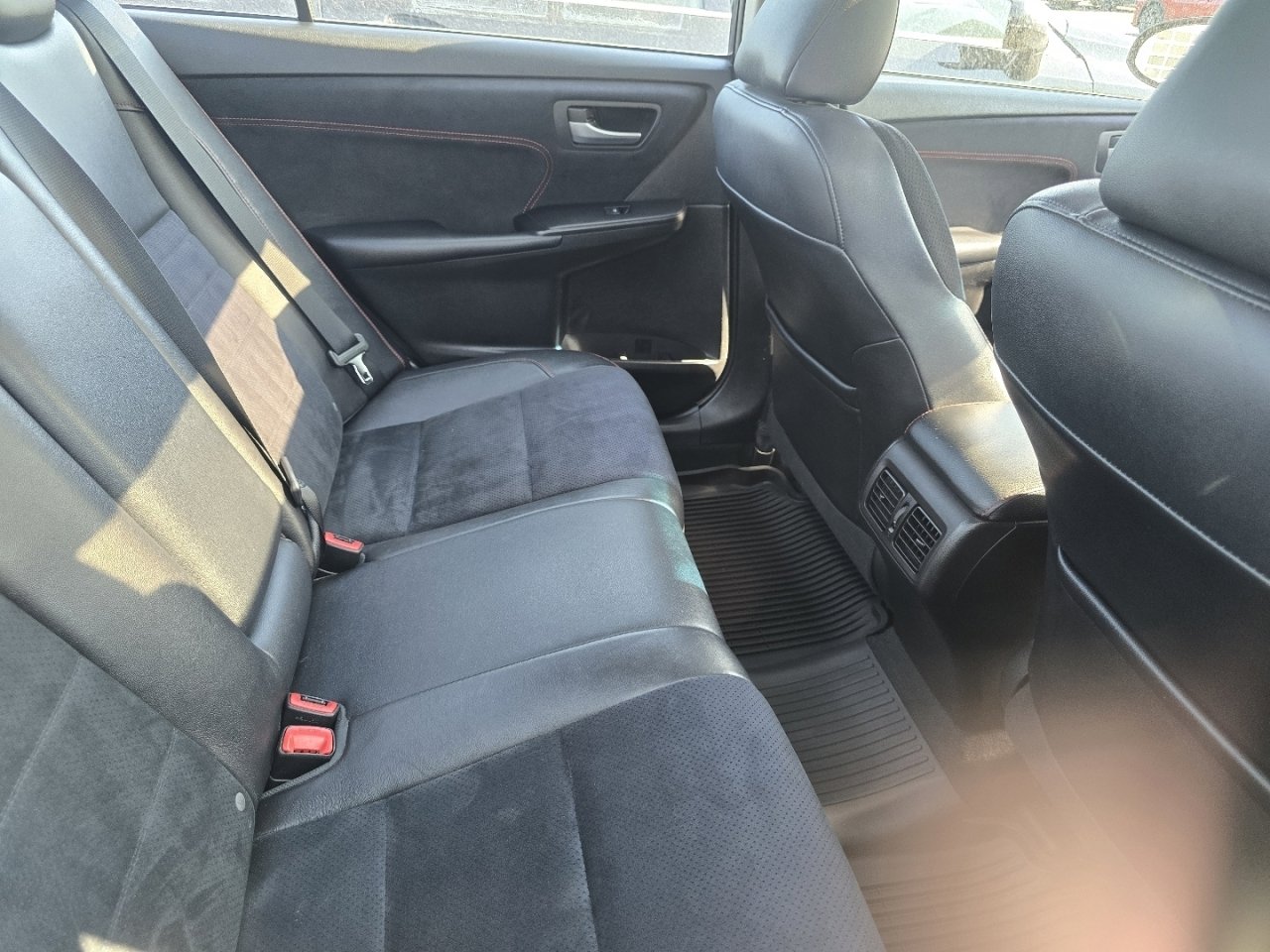 Used 2017 Toyota Camry XSE w/ Moonroof Package image 15