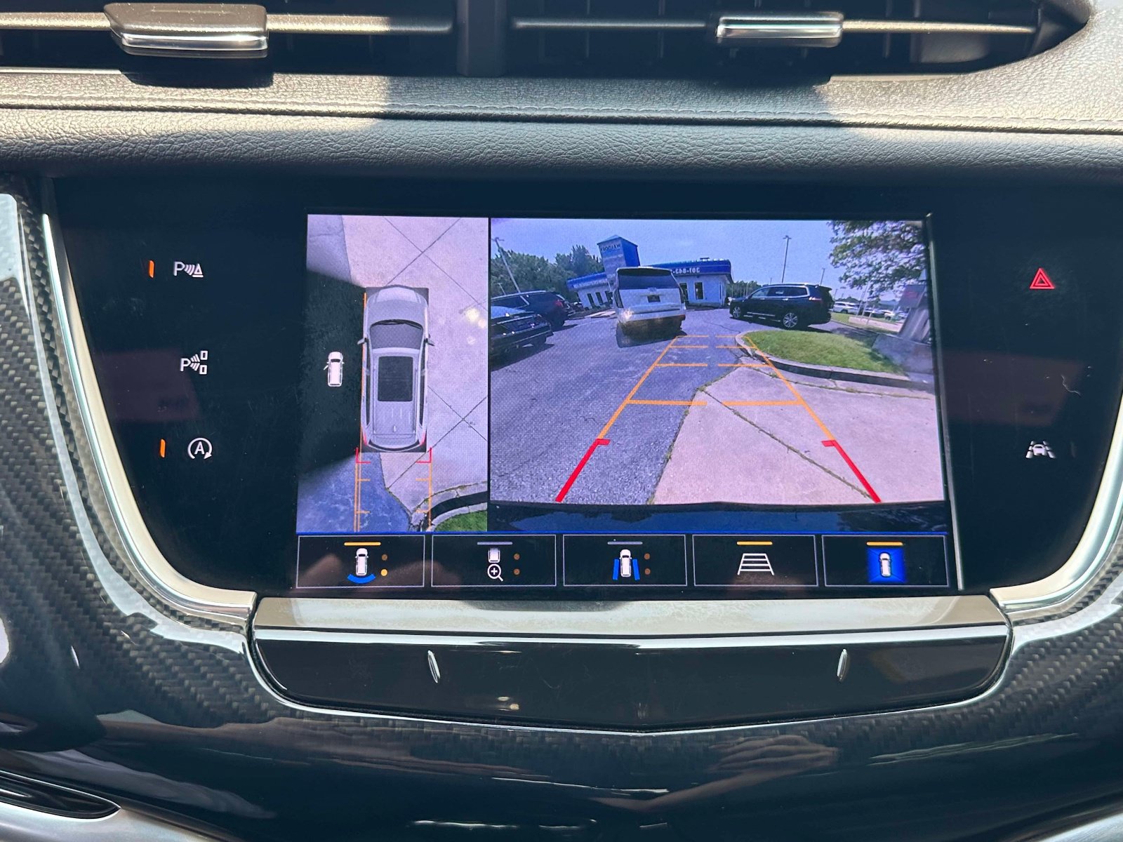 Certified 2024 Cadillac XT6 Sport w/ Technology Package AWD/4WD image 11