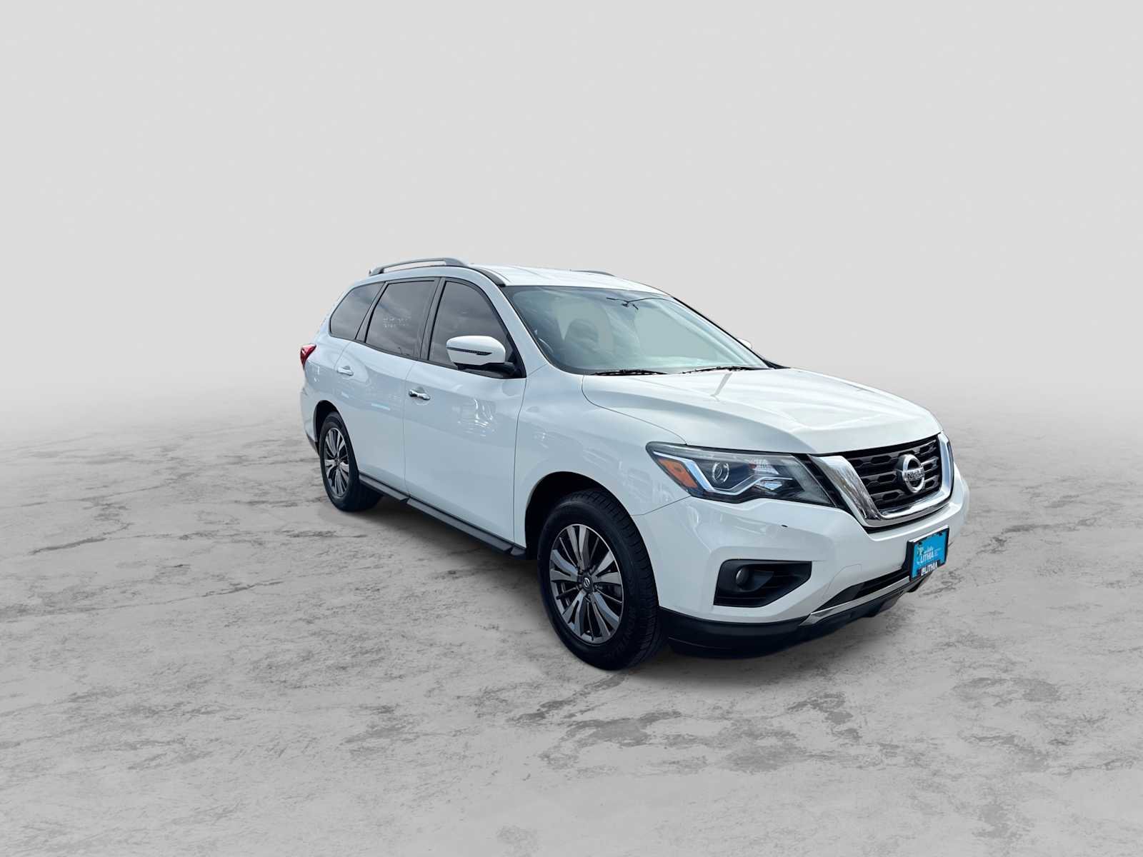 Used 2019 Nissan Pathfinder SL image 2