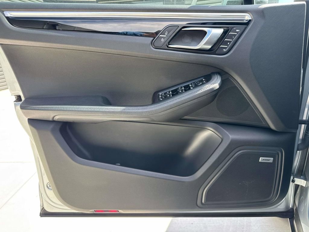 Certified 2021 Porsche Macan image 21