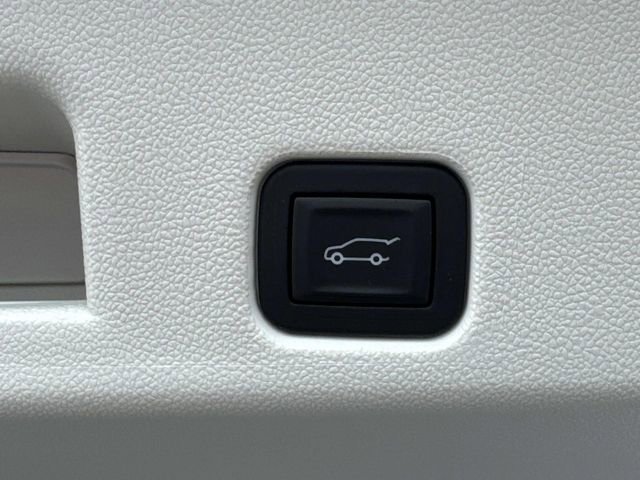 Used 2024 GMC Acadia Denali w/ Super Cruise Package image 15