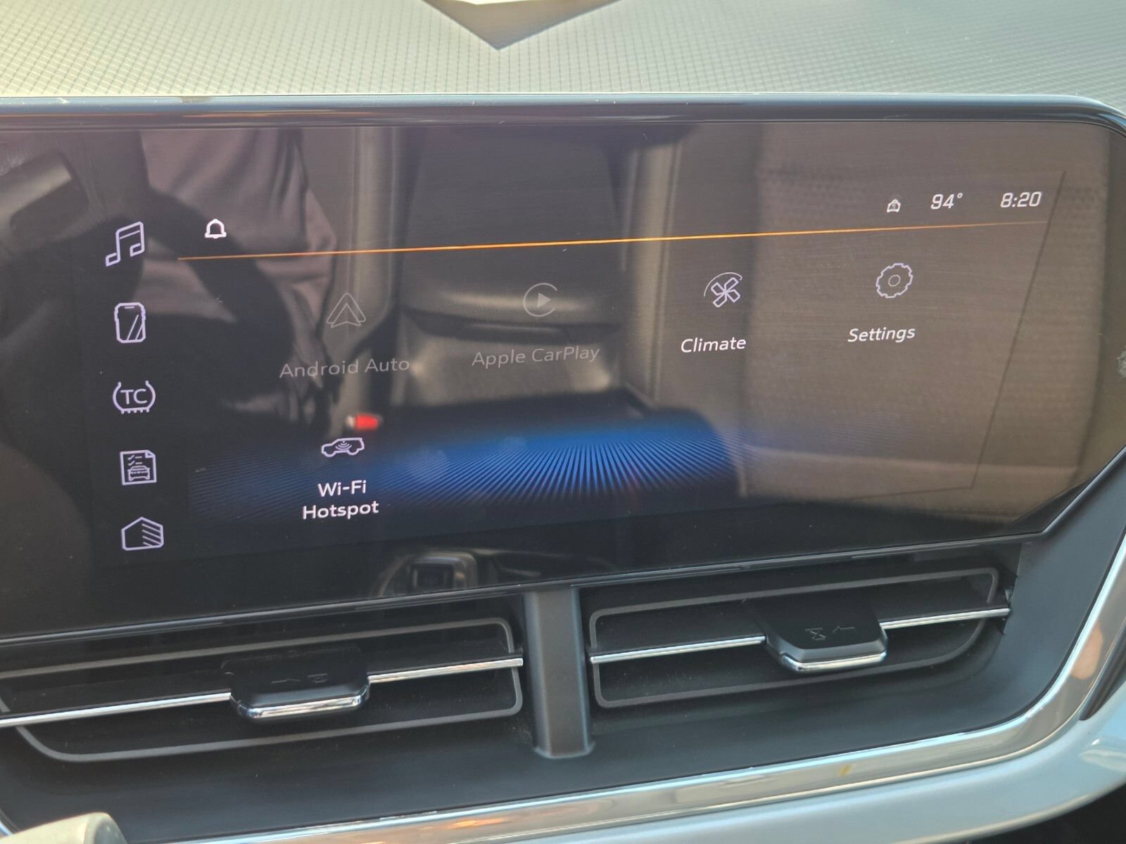 Used 2025 Chevrolet Trax LT FWD image 20