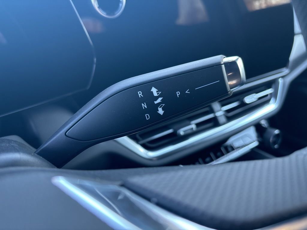 New 2026 Chevrolet Equinox EV LT image 16