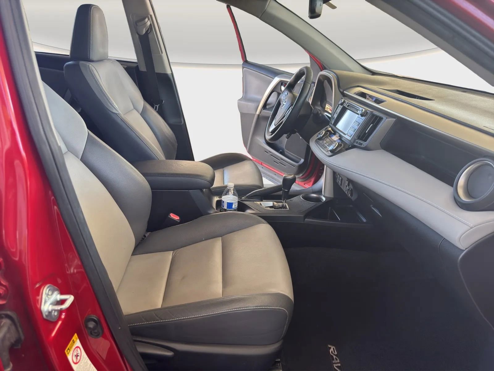 Used 2015 Toyota RAV4 Limited FWD image 18