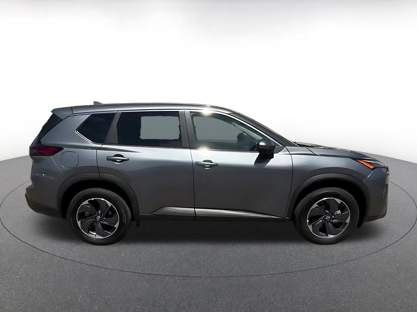Used 2025 Nissan Rogue SV FWD image 15