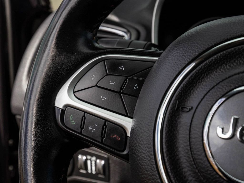 Used 2020 Jeep Compass Limited image 23