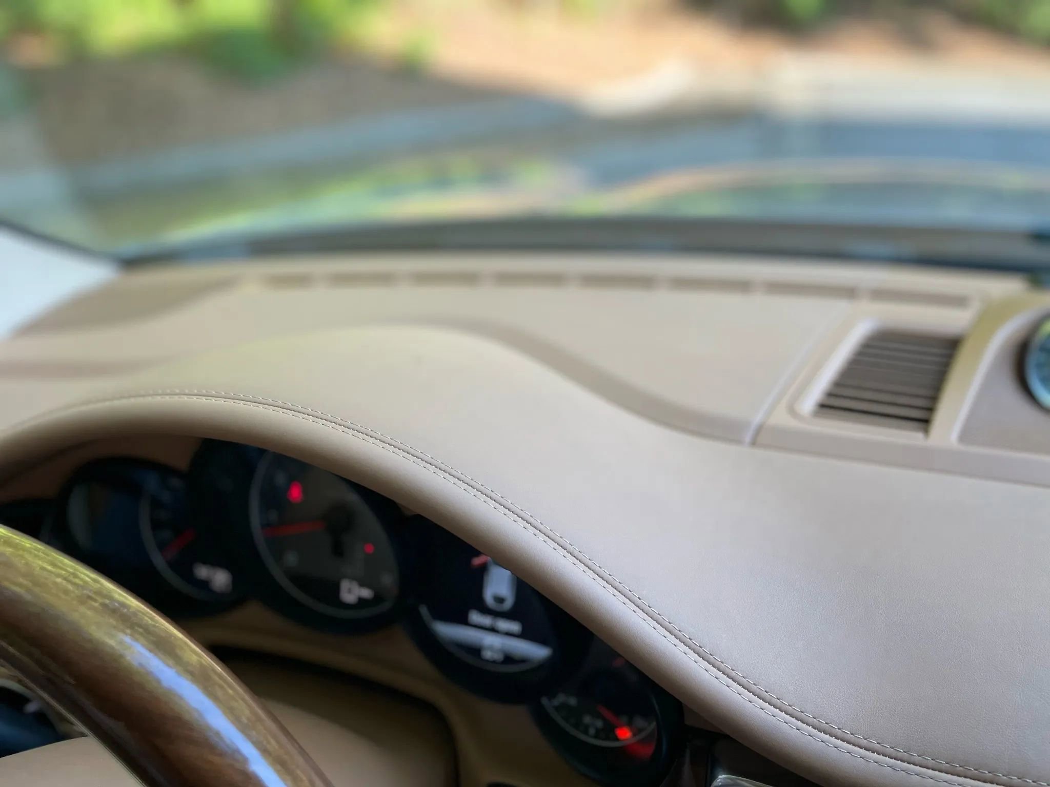 Used 2016 Porsche Panamera S image 36