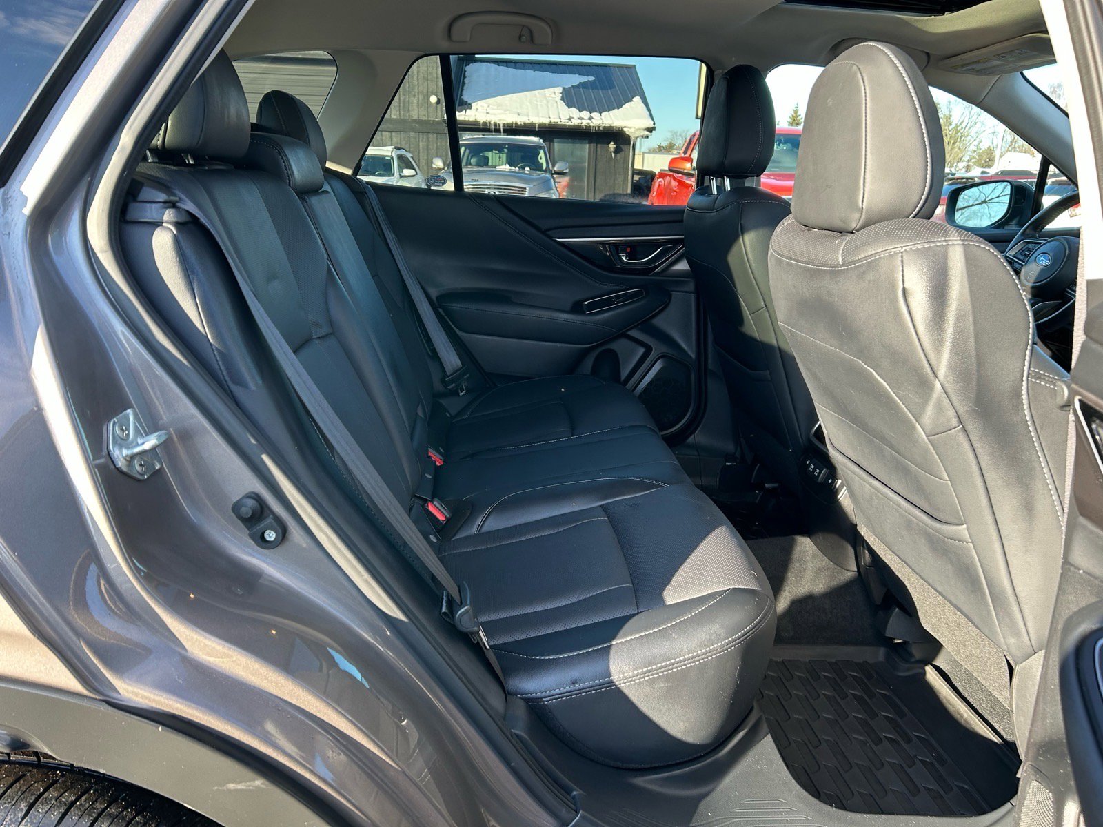 Used 2022 Subaru Outback Limited image 17