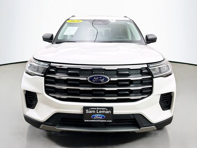 Used 2025 Ford Explorer Active image 2