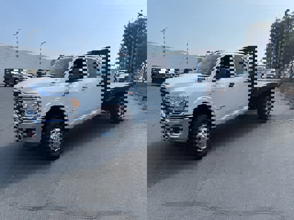 New 2022 RAM 3500 Tradesman w/ Chrome Appearance Group image 27