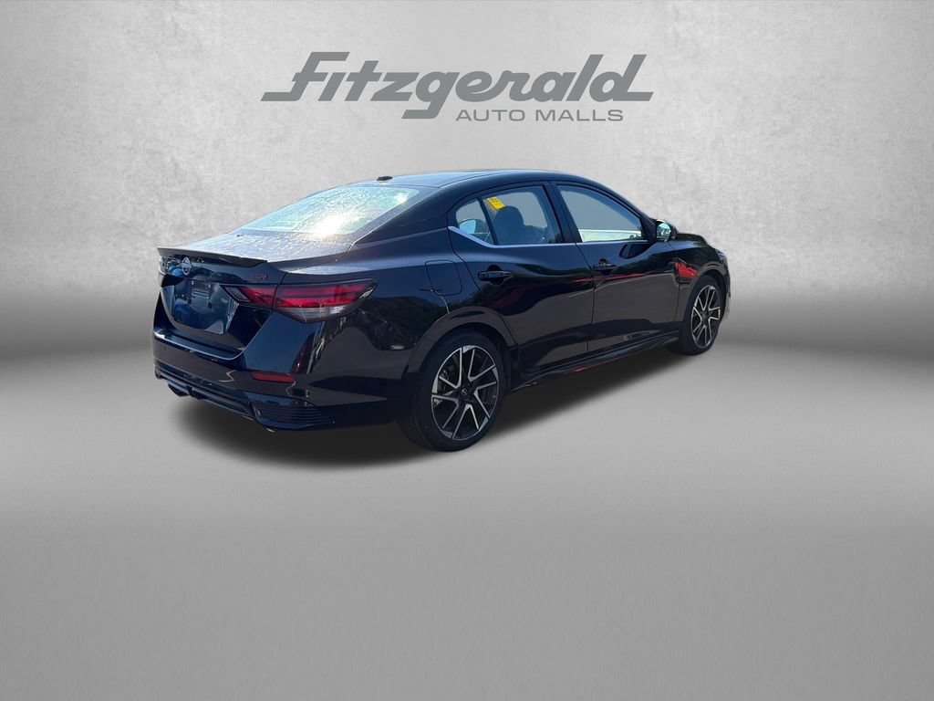 Used 2025 Nissan Sentra SR FWD image 8