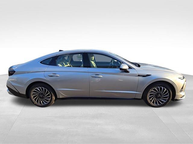 New 2025 Hyundai Sonata SEL FWD image 2