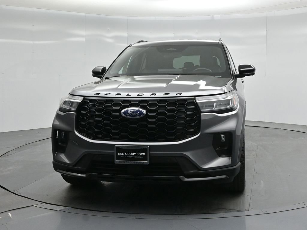 Used 2025 Ford Explorer ST-Line w/ ST-Line Street Pack AWD/4WD image 57