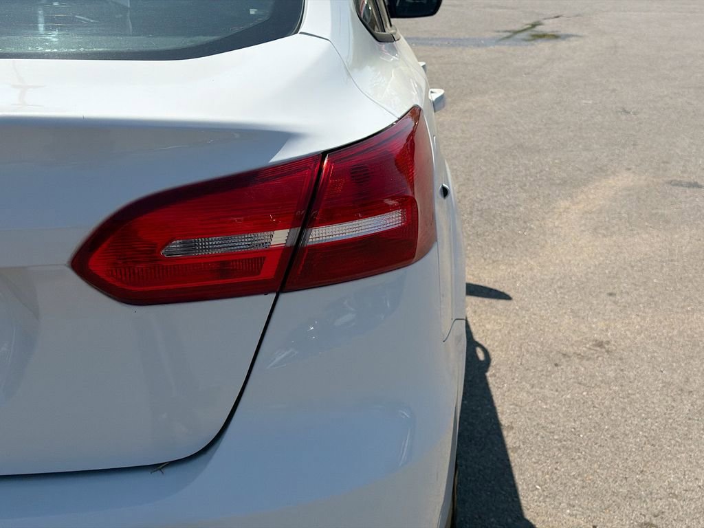 Used 2018 Ford Focus SE FWD image 11