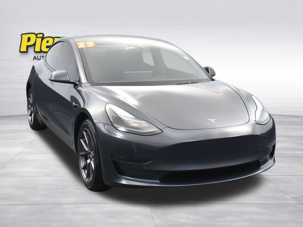 Used 2023 Tesla Model 3 Standard Range image 6