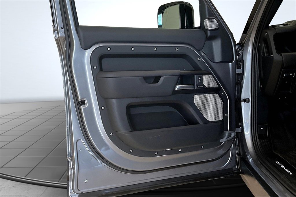 Used 2024 Land Rover Defender 130 Outbound image 23