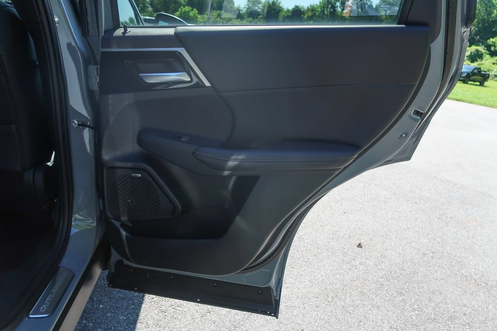New 2026 Mitsubishi Outlander SE AWD/4WD image 16