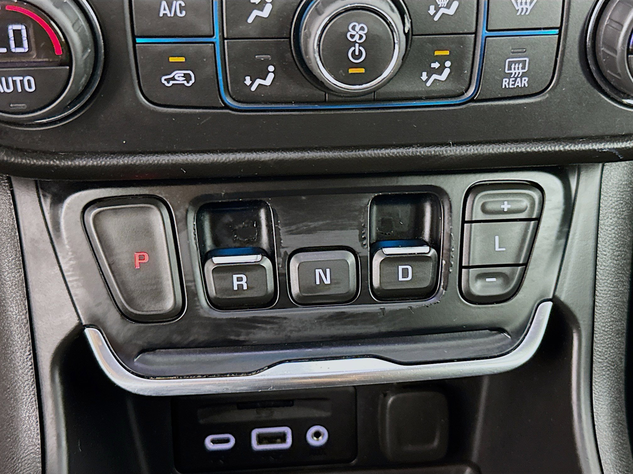 Used 2018 GMC Terrain SLE w/ Driver Convenience Package image 19