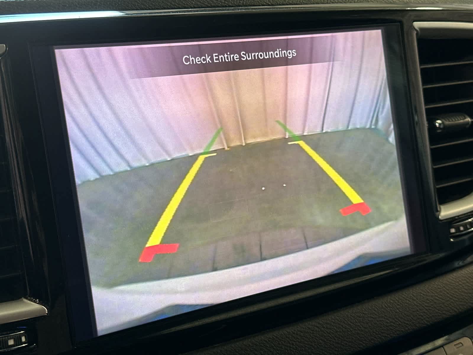 Used 2022 Chrysler Pacifica Touring-L FWD image 21