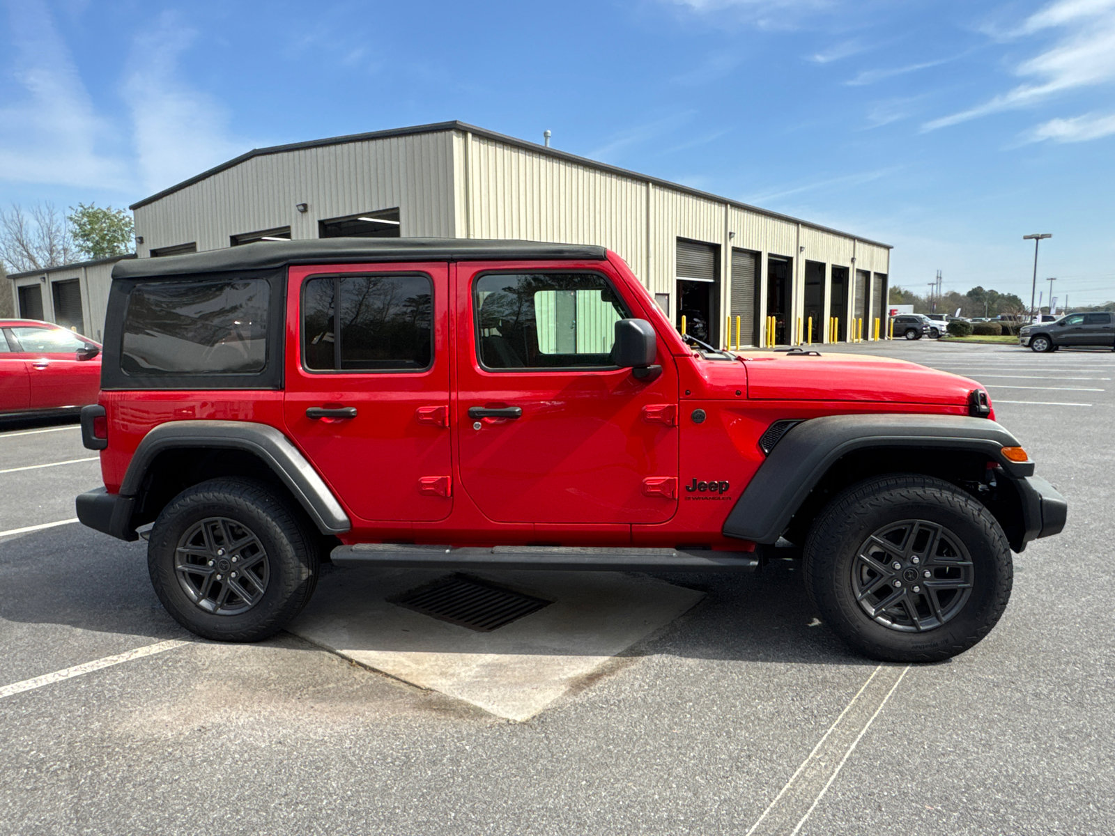 Used 2025 Jeep Wrangler Sport S image 4