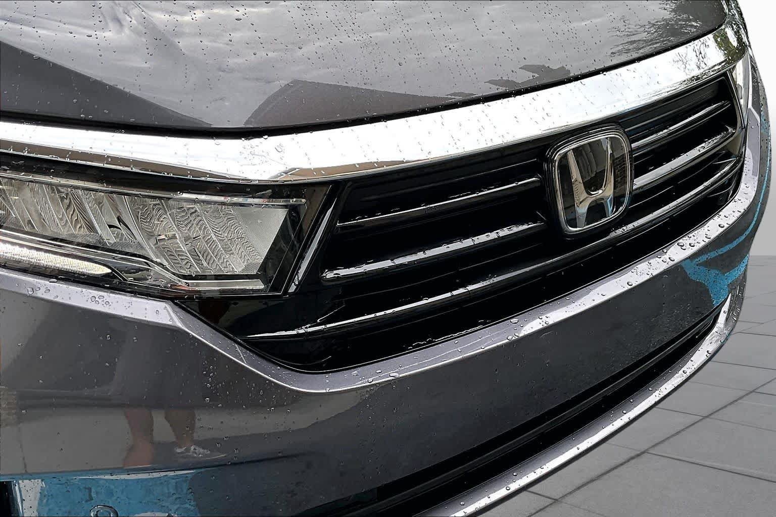 Used 2024 Honda Odyssey Touring image 30