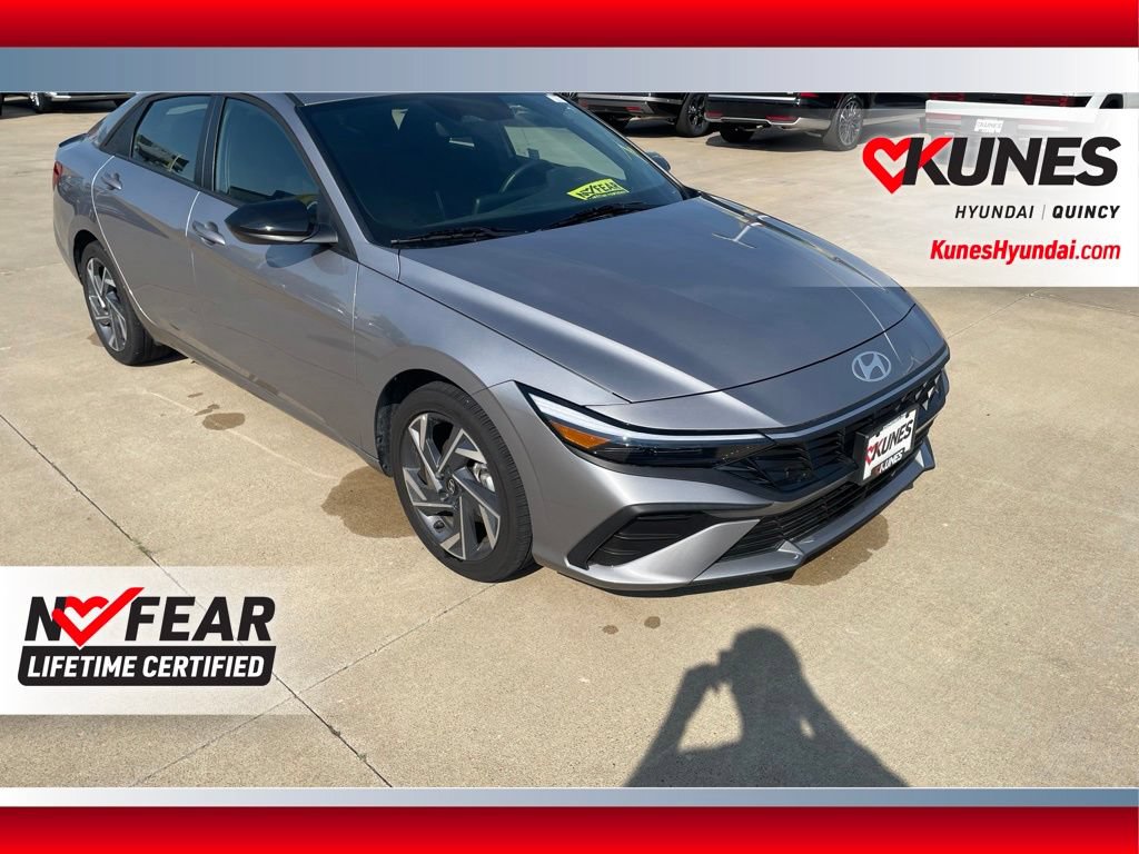 Used 2025 Hyundai Elantra Sport w/ Cargo Package FWD image 1