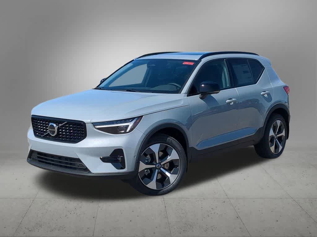 New 2026 Volvo XC40 B5 Plus w/ Protection Package Premier AWD/4WD video 1