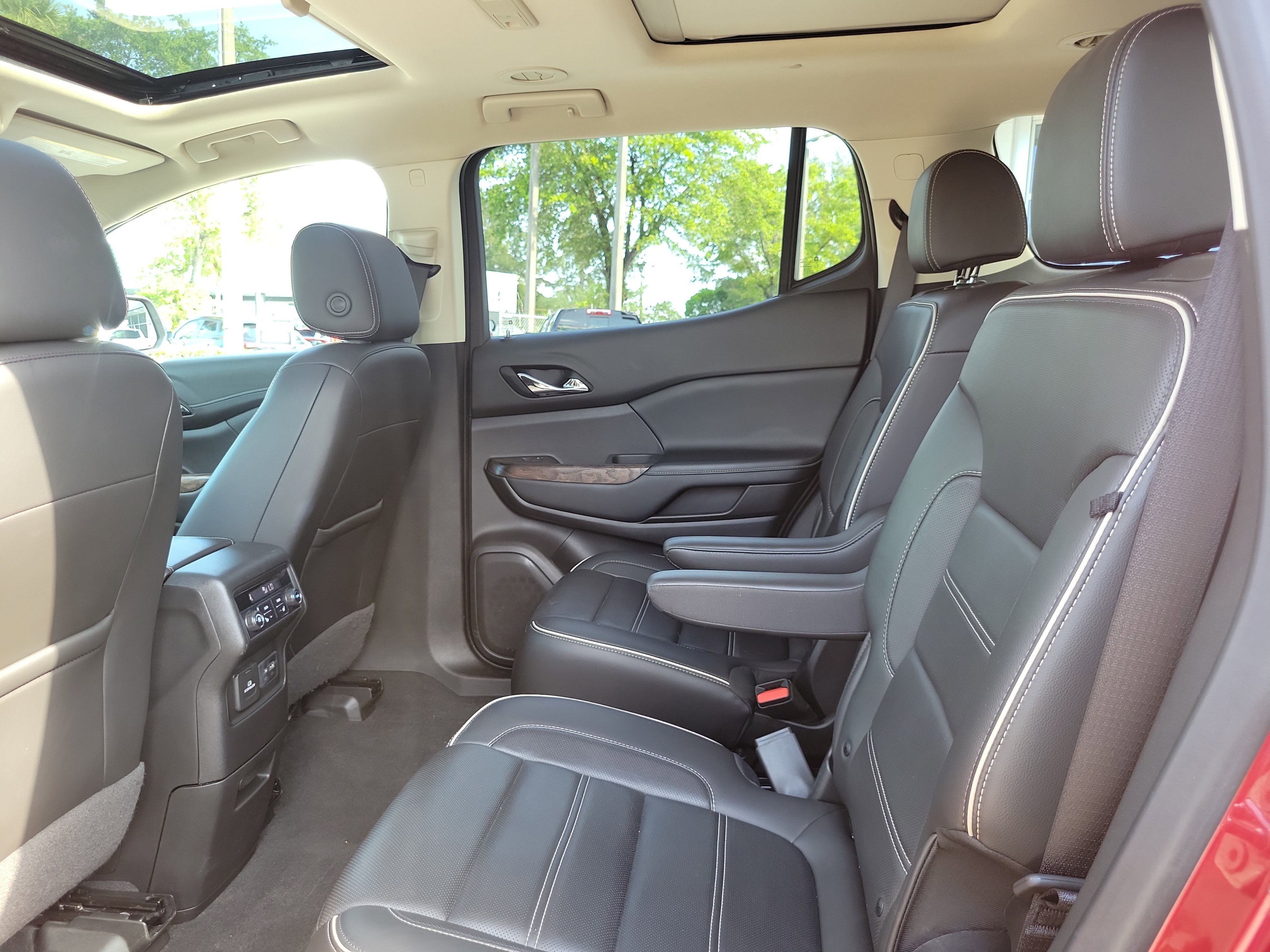 Used 2020 GMC Acadia Denali w/ Technology Package image 14