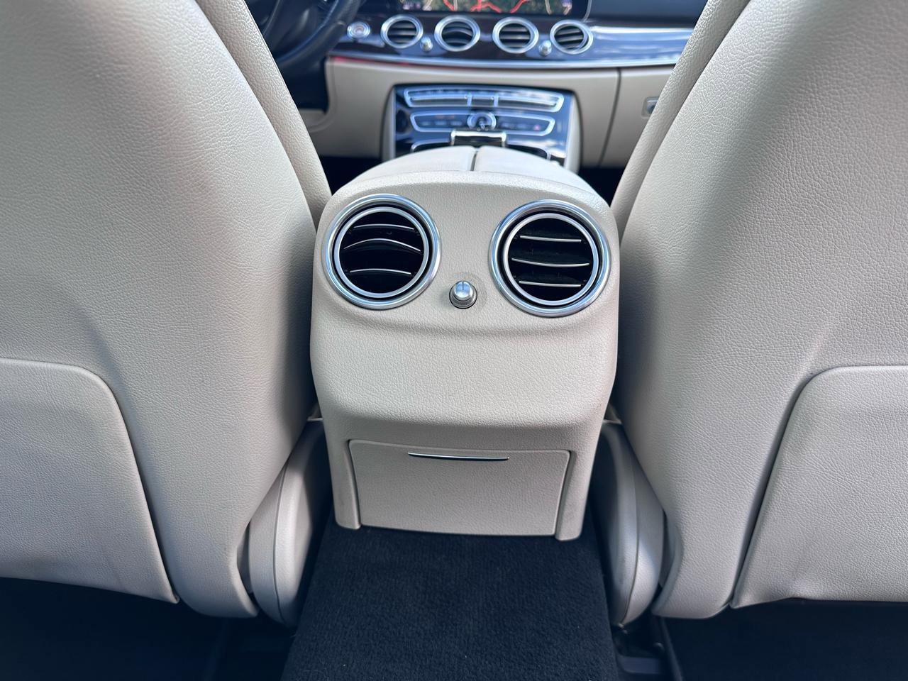 Used 2017 Mercedes-Benz E 300 image 22