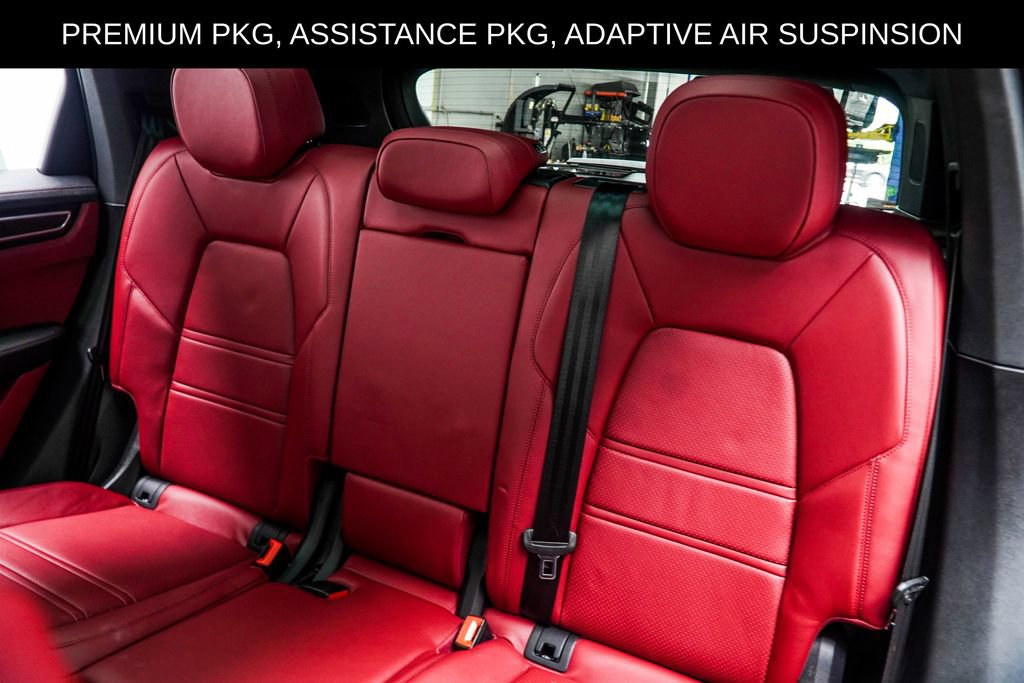 Used 2023 Porsche Cayenne w/ Premium Package AWD/4WD image 51