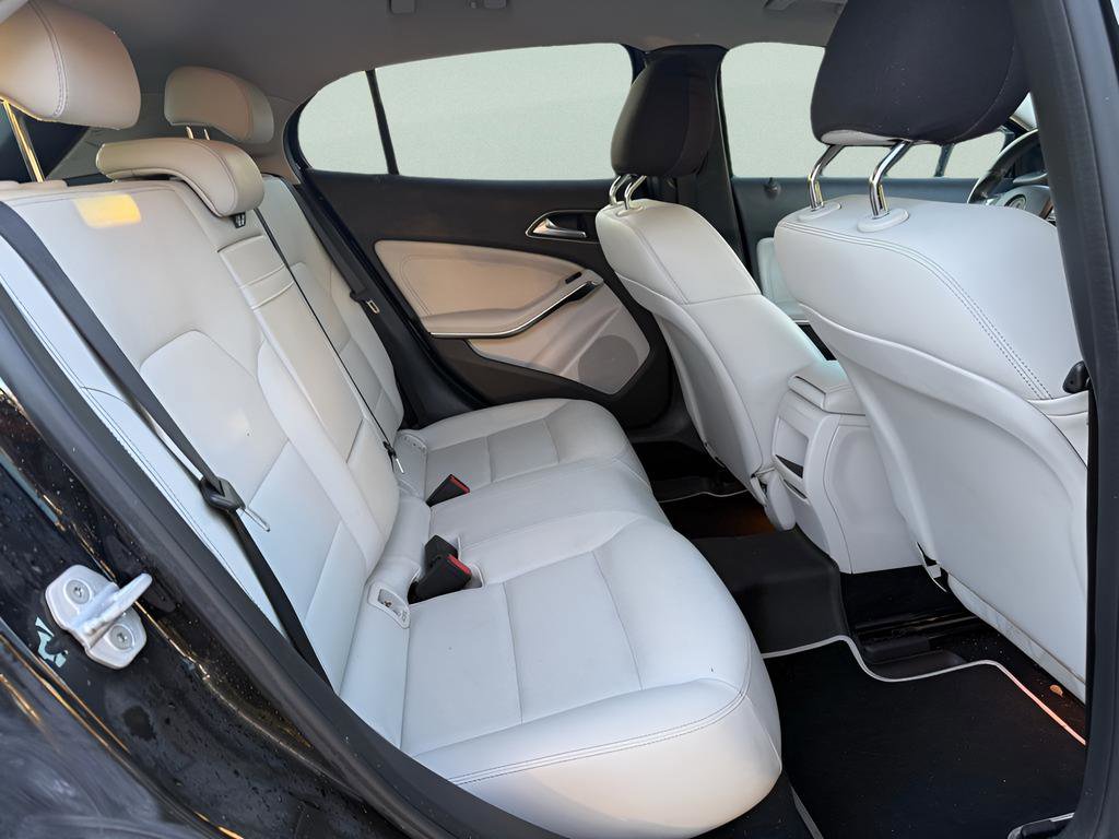 Used 2015 Mercedes-Benz GLA 250 image 30