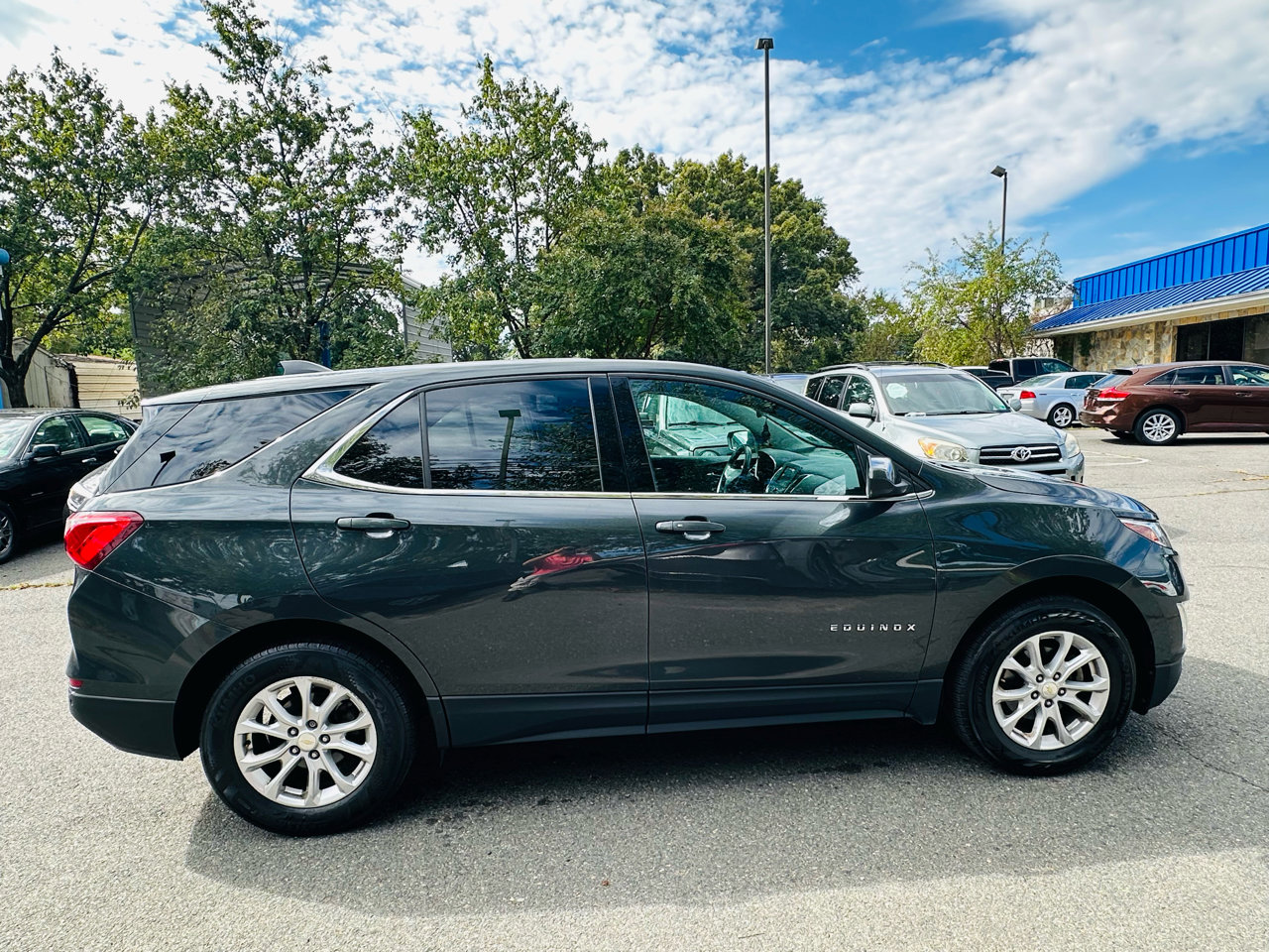 Used 2020 Chevrolet Equinox LT w/ Driver Convenience Package image 7