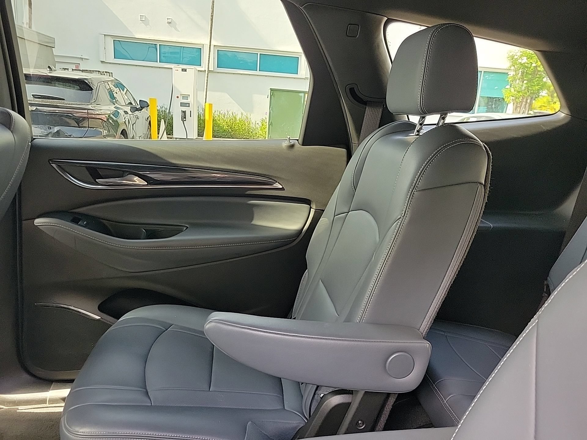 Used 2024 Buick Enclave Essence w/ Sport Touring Edition FWD image 19