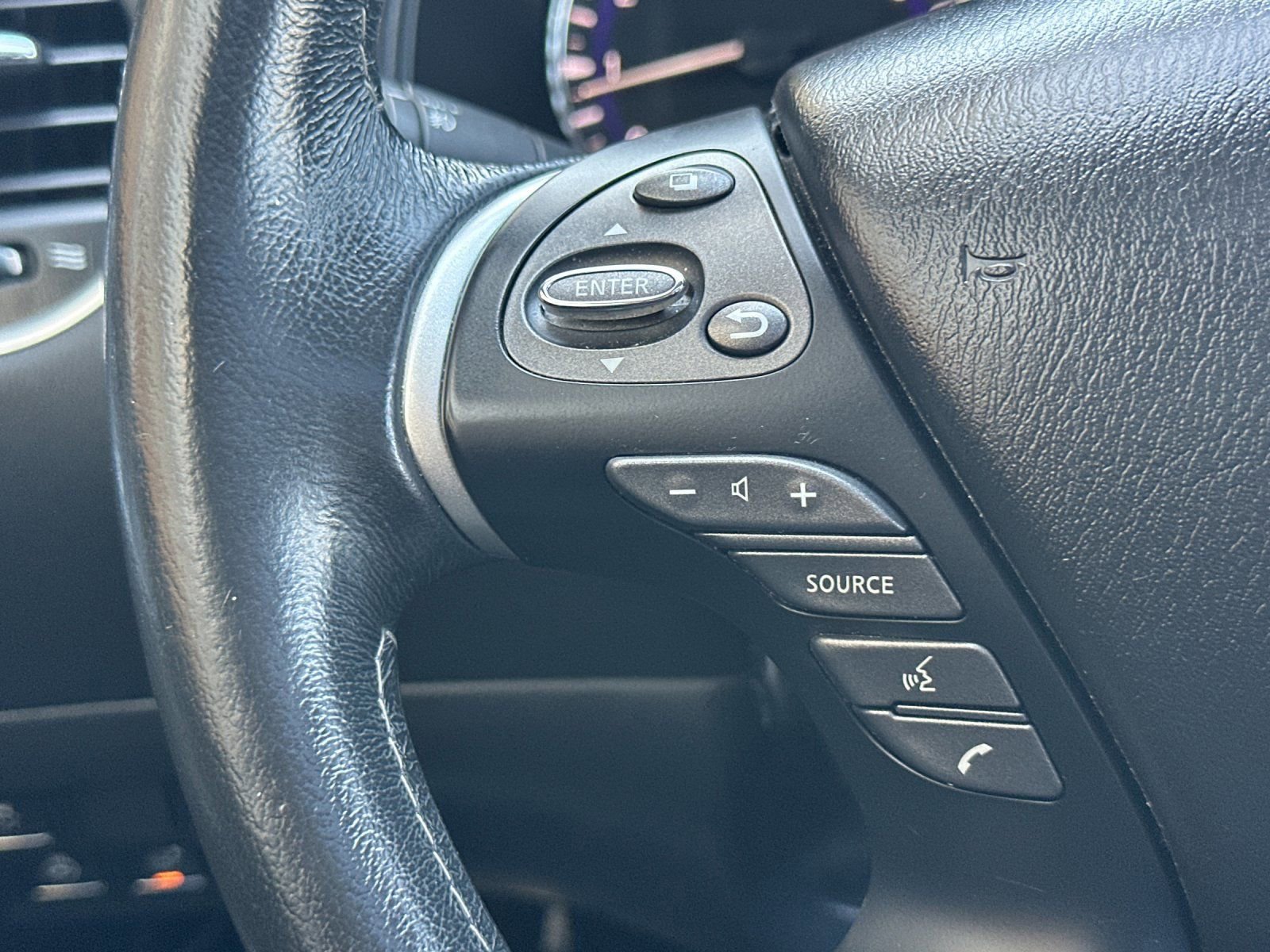 Used 2019 INFINITI QX60 Luxe w/ Essential Package FWD image 29