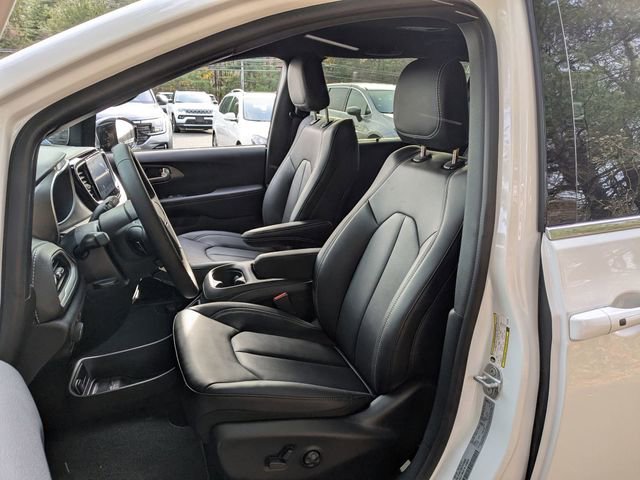 New 2026 Chrysler Pacifica Select image 14