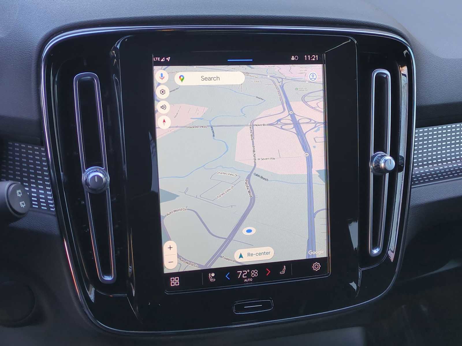 Used 2021 Volvo XC40 P8 Recharge w/ Advanced Package image 28