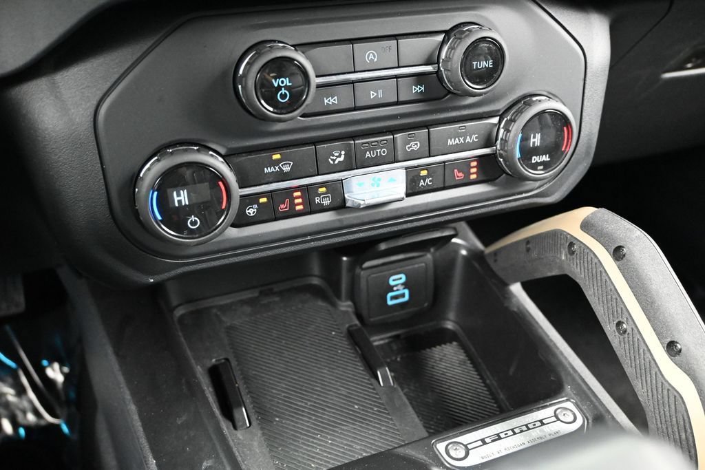 Used 2025 Ford Bronco Badlands AWD/4WD image 43